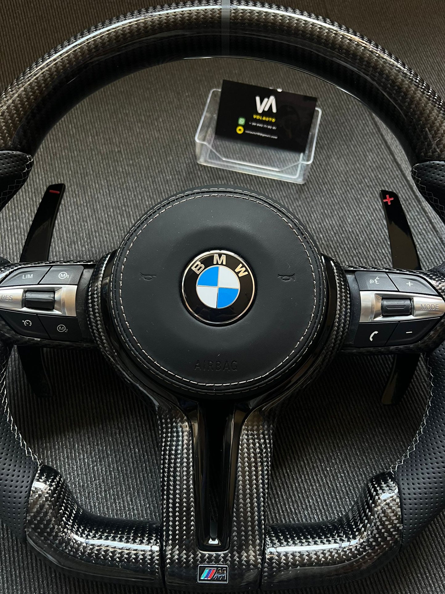 Volante BMW carbono + Pantalla Carplay F